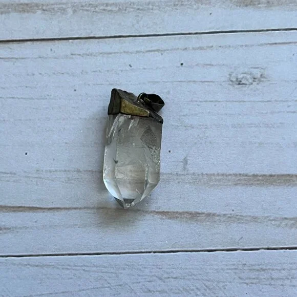 Clear Quartz Crystal Point Pendant - Picture 2 of 9